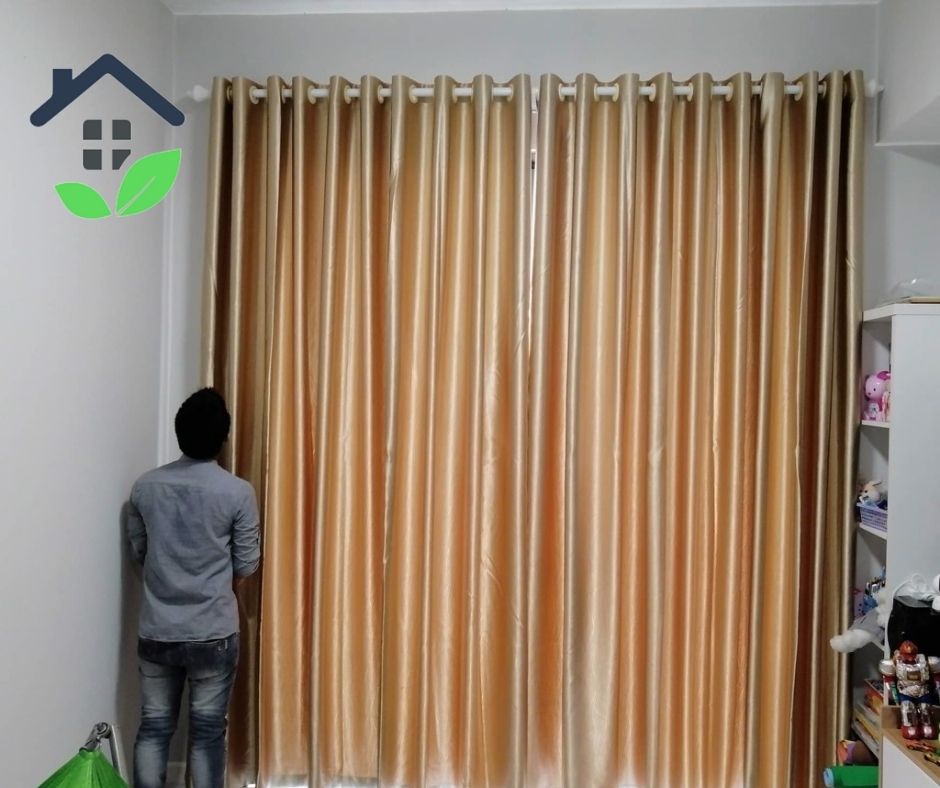 Tháo lắp rèm của tại nhà ở Đà Nẵng
